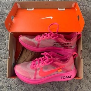 clean, pink off white zoom fly! very flexible with price. work with me.